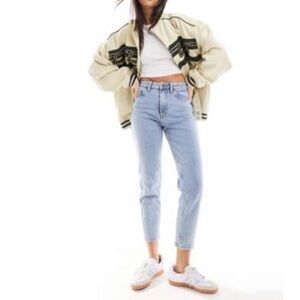 Stradivarius Mom Slim Fit Light Blue Denim Jeans